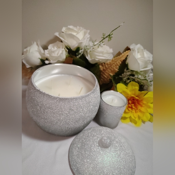 Promotion 🎉 Thymes Frasier Fir Glitter Candle Pack Of 2 ( 22 Oz - 2 Oz) - Picture 4 of 4